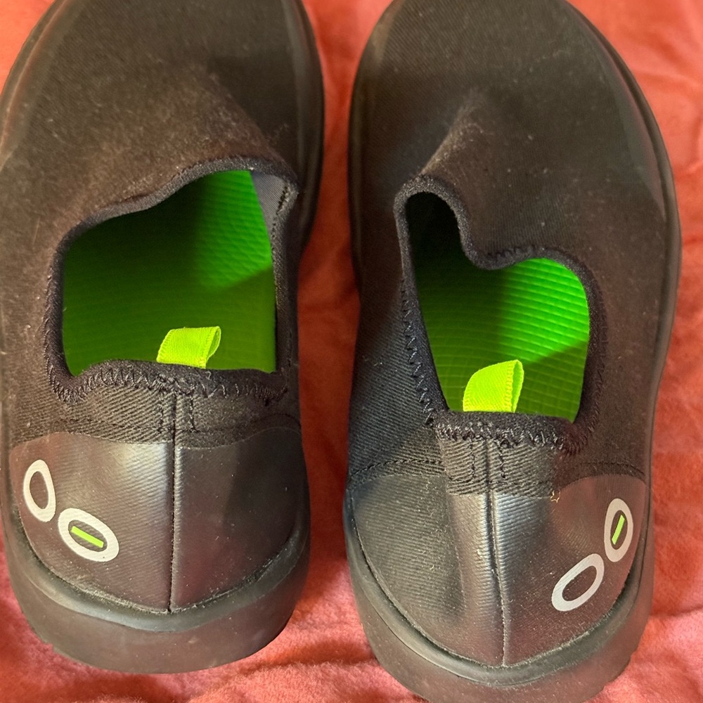 OOFOS Black Slip-On Athletic Shoes - Picture 3 of 6